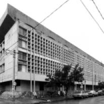 Lula Lapacó. Escuela Superior de Comercio Manuel Belgrano, vista externa, Cordoba, 1960.