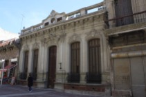 Charna Furman. Fachada Cooperativa MUJEFA, Pérez Castellanos 1429, Montevideo.