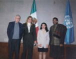 Charna Furman - Goda, presidenta de MUJEFA en encuentro con Miloon Kotari Relator Especial de la ONU para el Derecho a una Vivienda Adecuada, México 2002.